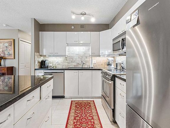 4th image of 804 S 3rd Ave SW #506