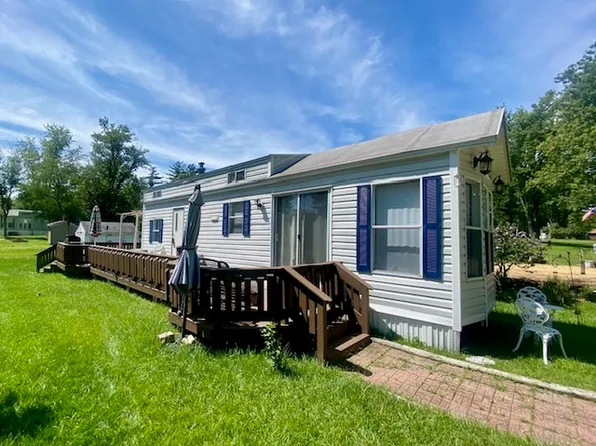 24/236 Woodhaven Dr, Sublette, IL 61367