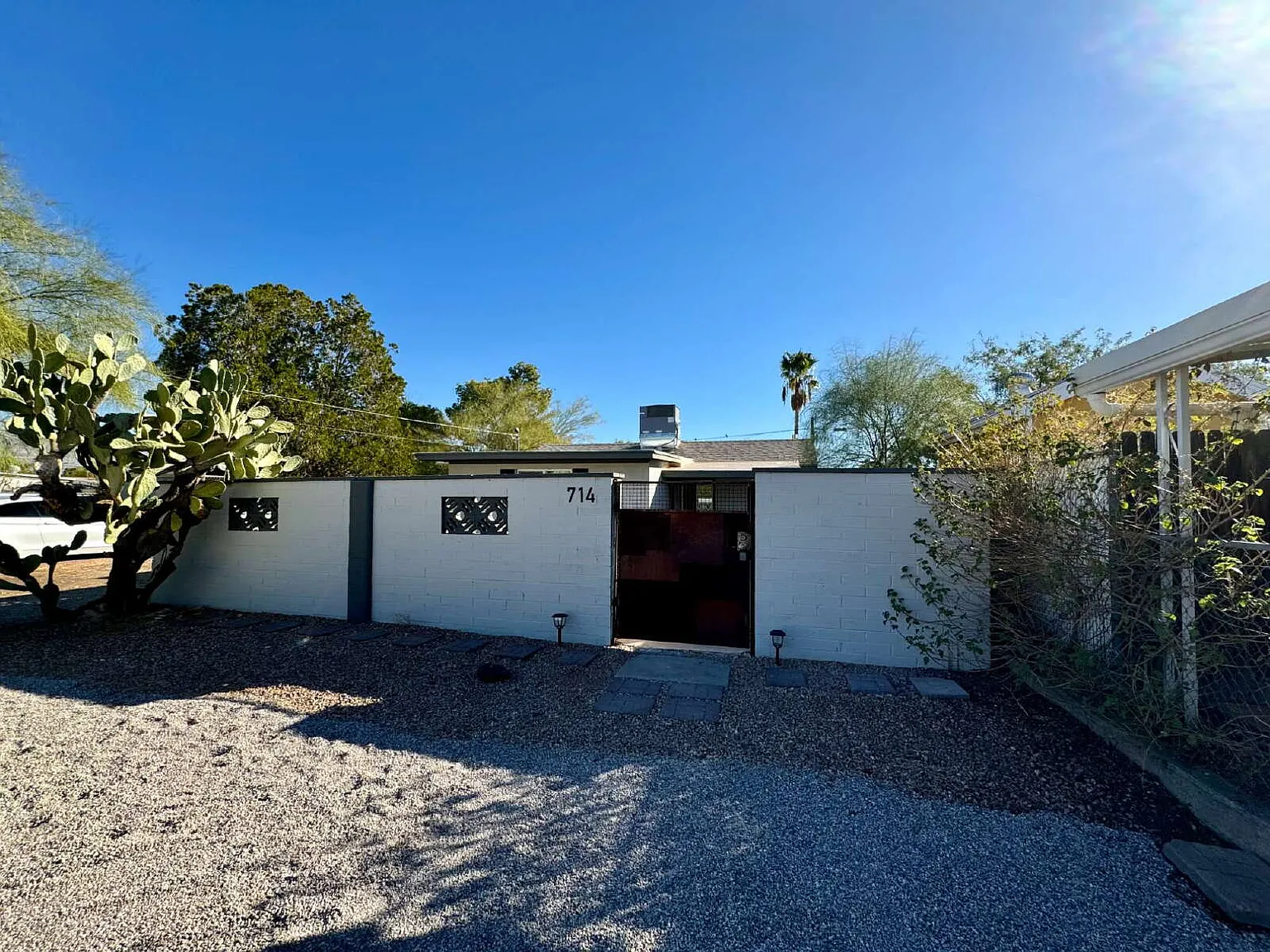 2 bed, 1.0 bath, 853 sqft, $1,995 — Photo 3