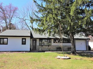 53 Sand Hills Rd, Kendall Park, NJ 08824