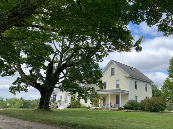 460 Augusta Rd #A, Topsham, ME 04086