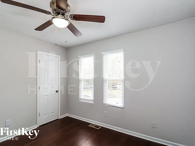 405 Sheringham Ct — Photo 15
