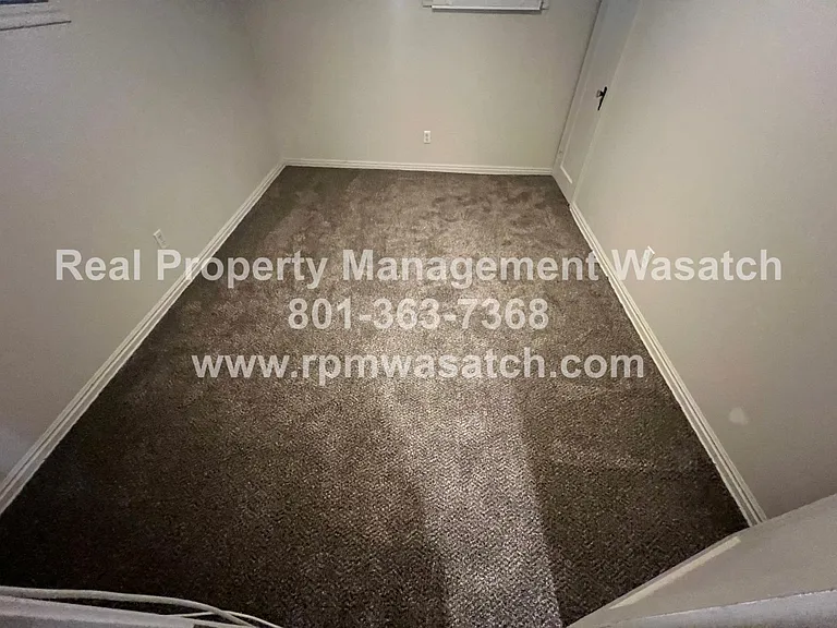1105 S 700 E — Photo 25