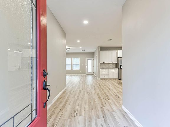 3rd image of 16633 Cimmaron Dr
