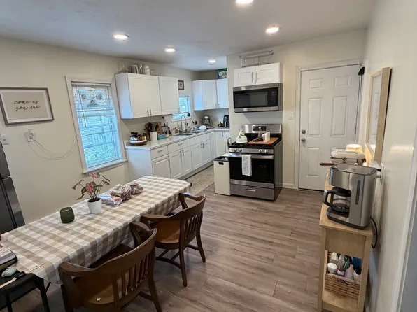 59 Eastern Ave APT 1, Worcester, MA 01605
