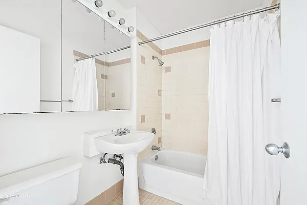 Sold by Corcoran | media 32