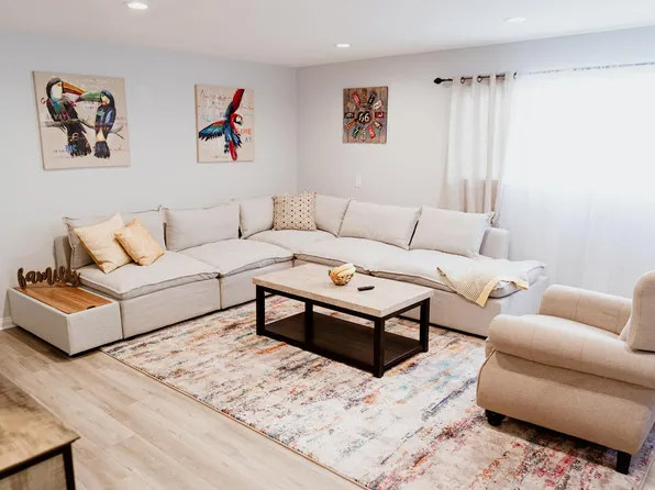 11153 1/2 Morrison St, North Hollywood, CA 91601