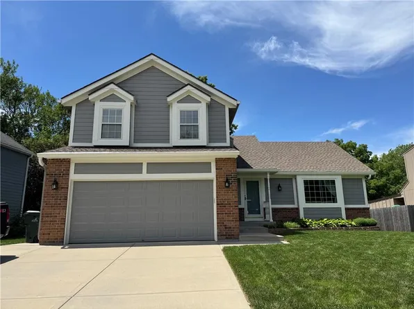 14700 S Brougham Dr, Olathe, KS 66062