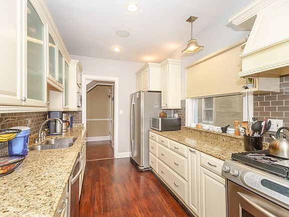 5th image of 847 N Oak Park Ave