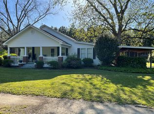 1758 Frank Rd, Fitzgerald, GA 31750