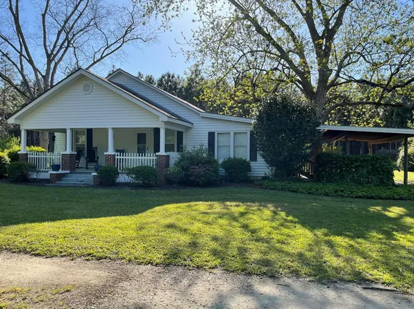 1758 Frank Rd, Fitzgerald, GA 31750