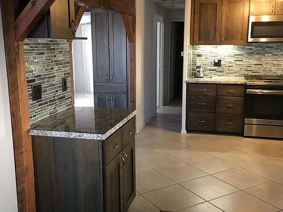 3rd image of 3037 Erwin Ln