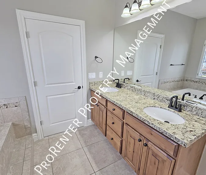 843 Eaglepointe Dr — Photo 25