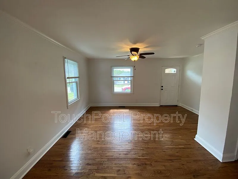 Building Photo - 521 Greystone Rd