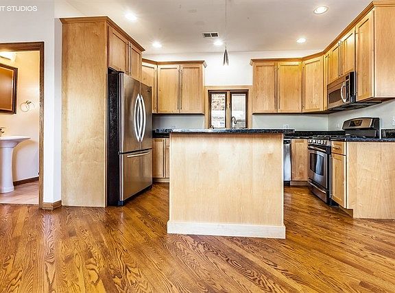 2nd image of 3756 S Union Ave #G