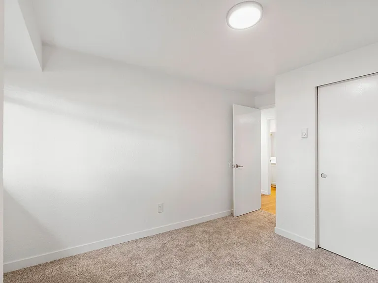 Oak Park Apartments — Photo 34