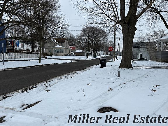 2nd image of 607 S Michigan Ave