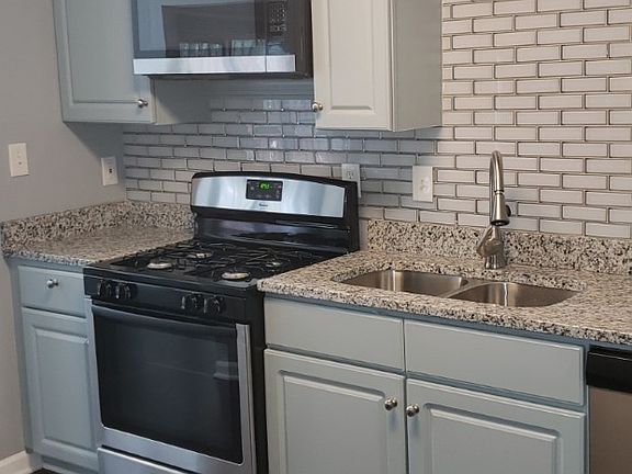 4th image of 2351 Barkley Pl