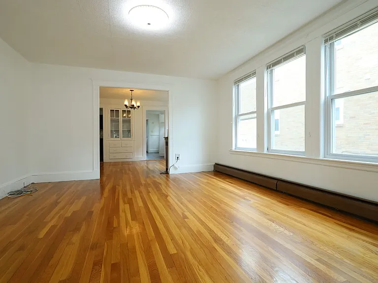 98 Woodside Ave — Photo 10
