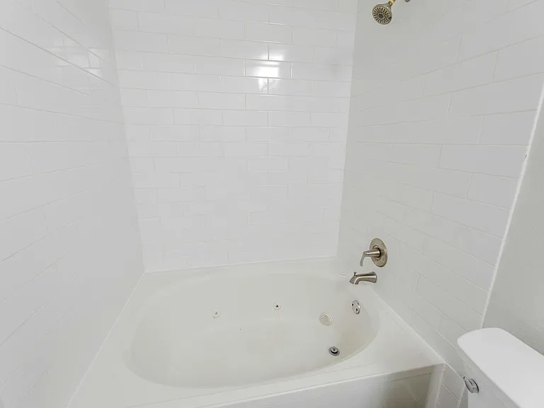 705 Catumet Dr — Photo 16