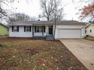 1304 E Rosebrier St, Springfield, MO 65804
