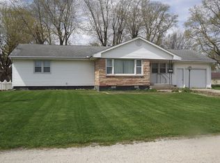 205 N Ash St, Crescent City, IL 60928