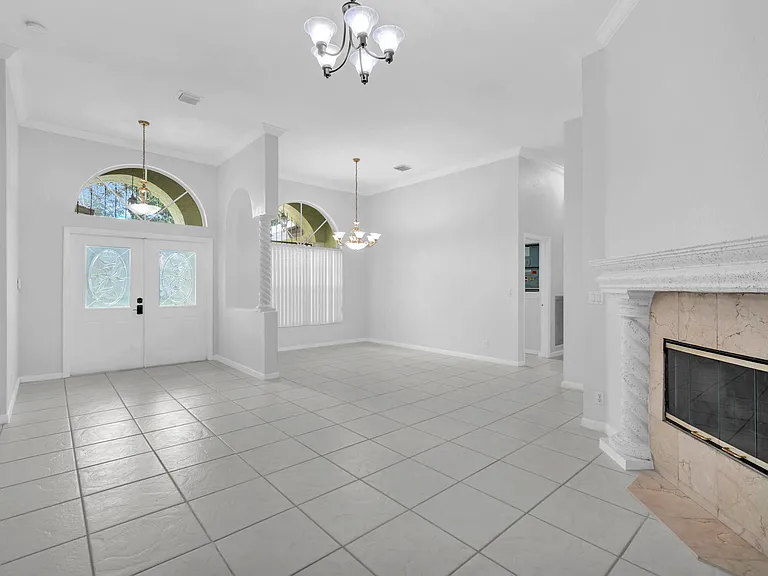 4100 Temple St — Photo 10