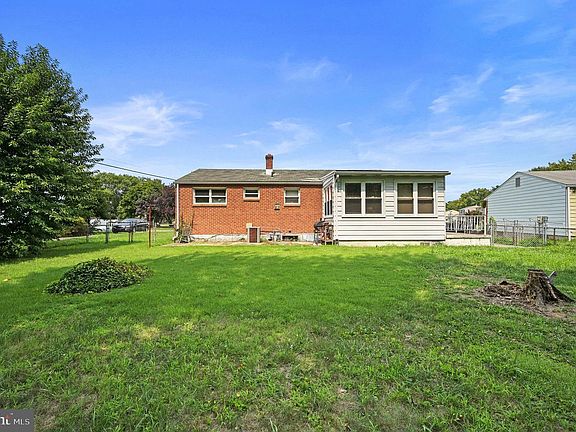4th image of 226 Frear Dr