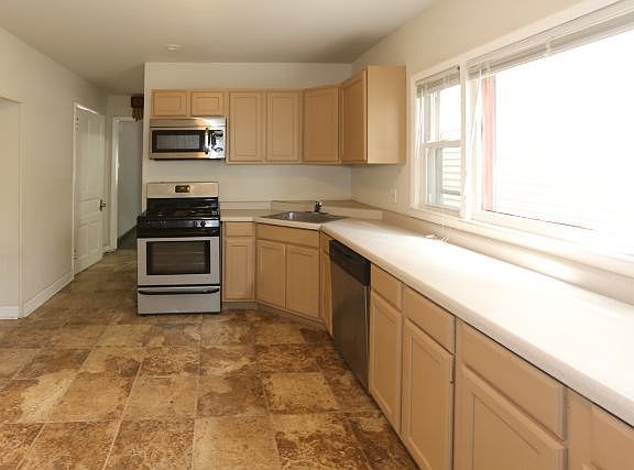 4th image of 3540 N Damen Ave #House
