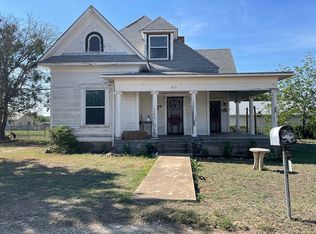 215 W Main St, Lometa, TX 76853