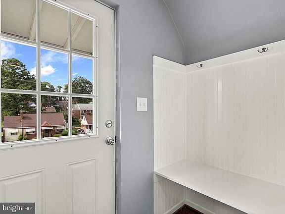 2nd image of 6409 Knollbrook Dr