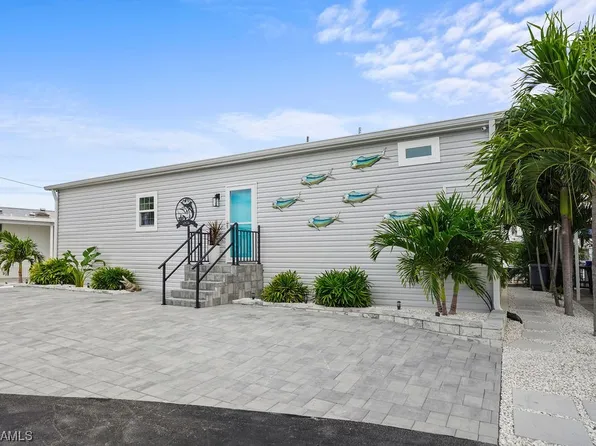 2970 Skipper Ln, Saint James City, FL 33956