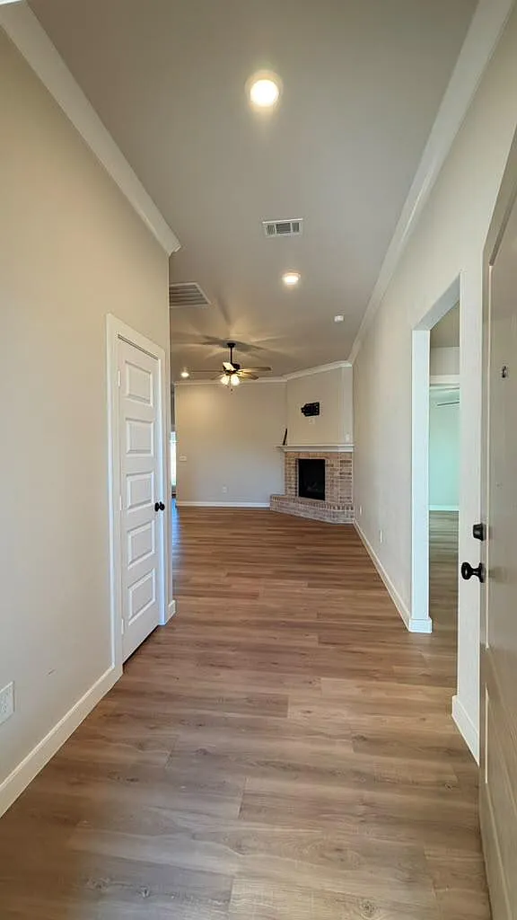 3 bed, 2.0 bath, 1711 sqft, $2,800 — Photo 3