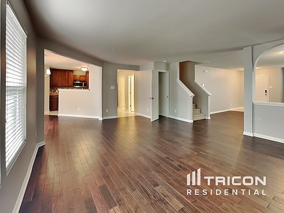 2nd image of 194 Wolf Creek Ln