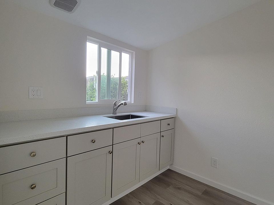 1st image of 829 4th Ave