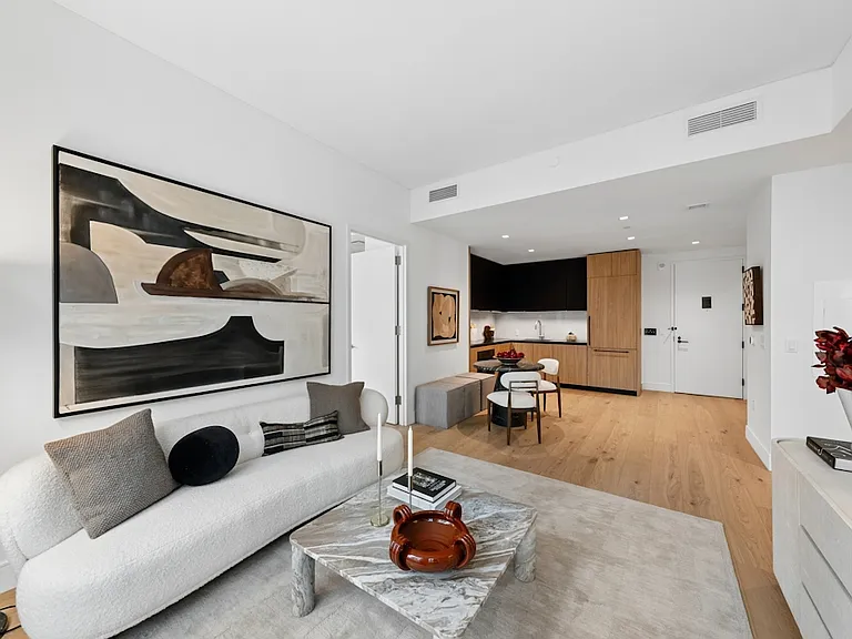 312 W 43rd St #7C — Photo 8