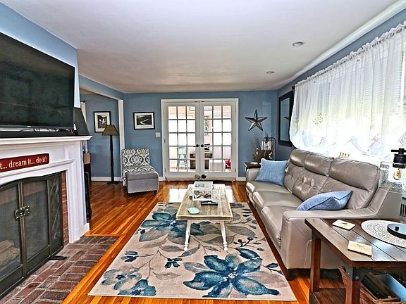 4th image of 24 Orlando Ave