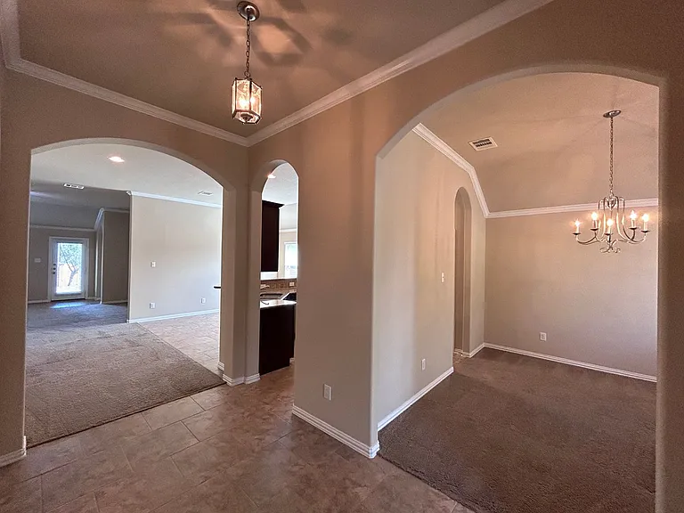 2204 Tranquility Ln — Photo 4