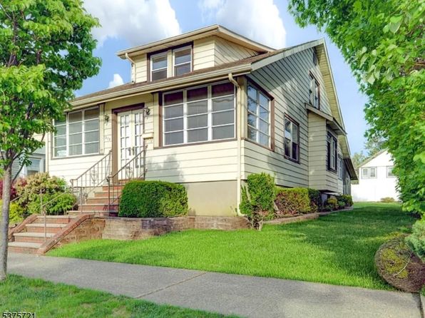 213 4th Ave
