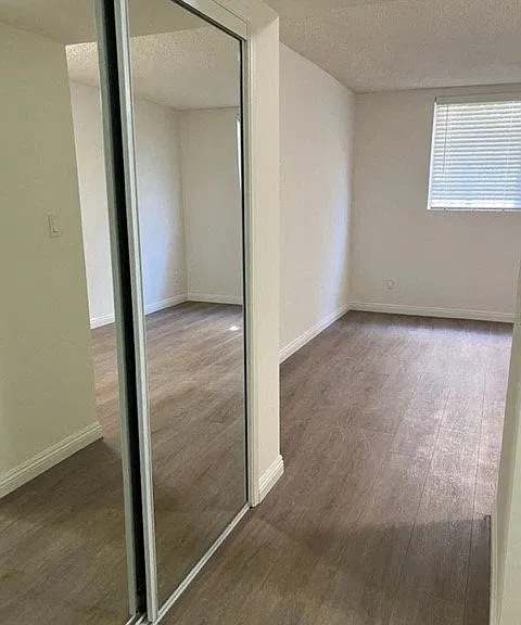 Beverly Hills Dorchester — Photo 11