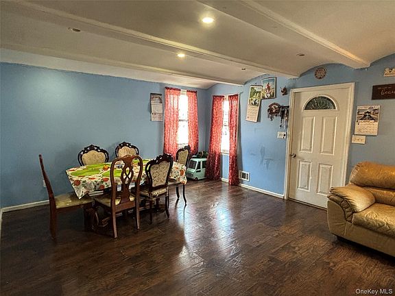 4th image of 1032 Adams Street