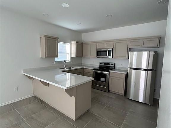 3rd image of 5600 Sandpiper Ave #3