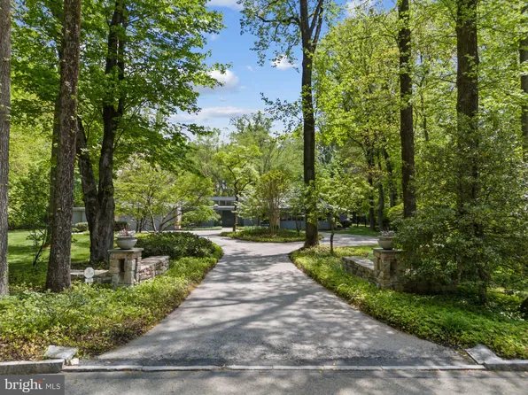 721 John Barry Dr, Bryn Mawr, PA 19010