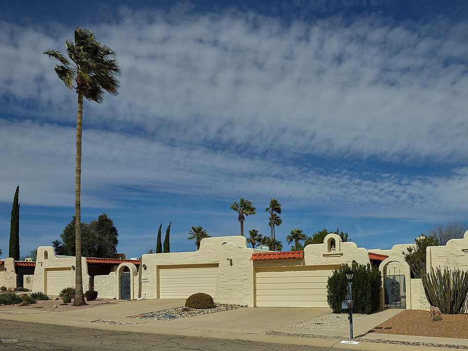1st image of 746 W Calle Del Regalo