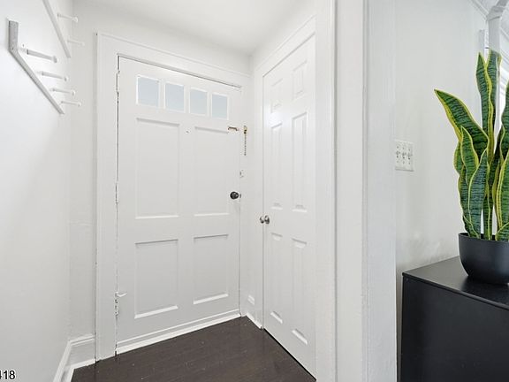 3rd image of 118 Spring St