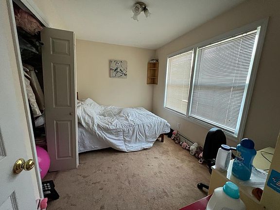 3rd image of 27 Bamboo Ln