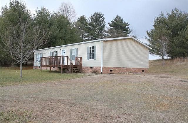 2nd image of 929 Alum Ridge Rd NW