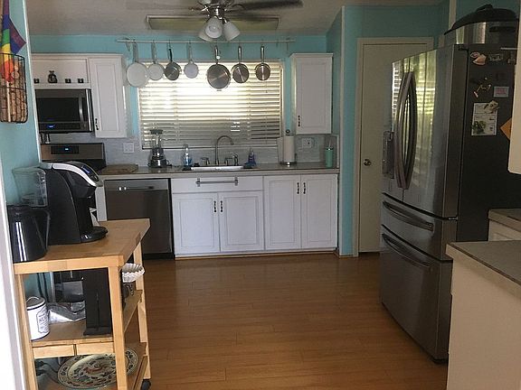 3rd image of 147 Pali Dr