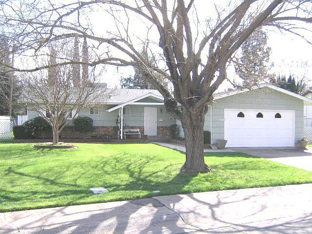 Spotless 3 Bedroom 2 Bath Home In Quiet Carmichael Neighborhood!