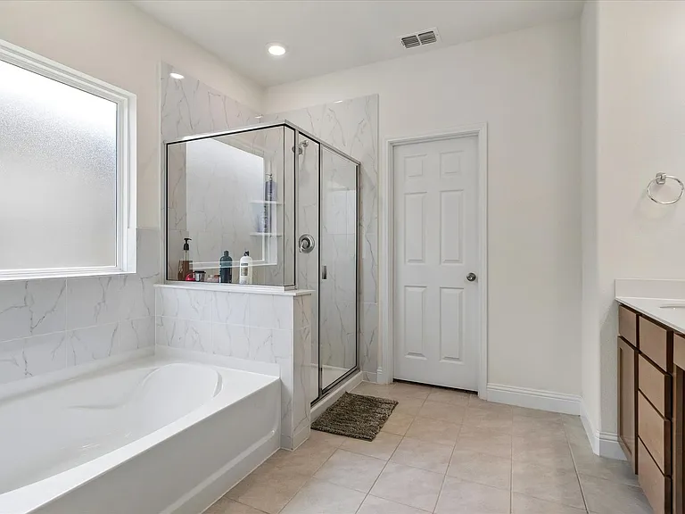933 Brock Dr — Photo 15